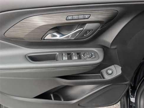 Used 2024 GMC Terrain SLT image 20