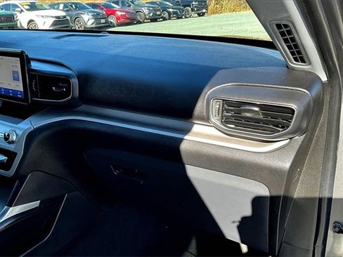 Used 2022 Ford Explorer XLT w/ Equipment Group 202A image 23