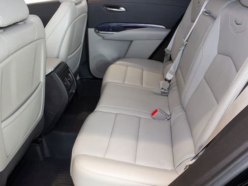 Used 2023 Cadillac XT4 Luxury w/ Cold Weather Package image 17