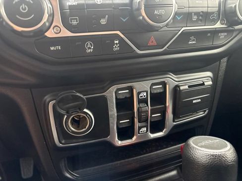 Used 2020 Jeep Gladiator Sport w/ Quick Order Package 24S AWD/4WD image 22