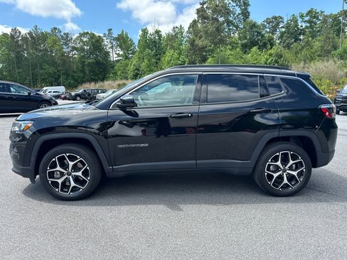 Certified 2025 Jeep Compass Limited AWD/4WD image 8