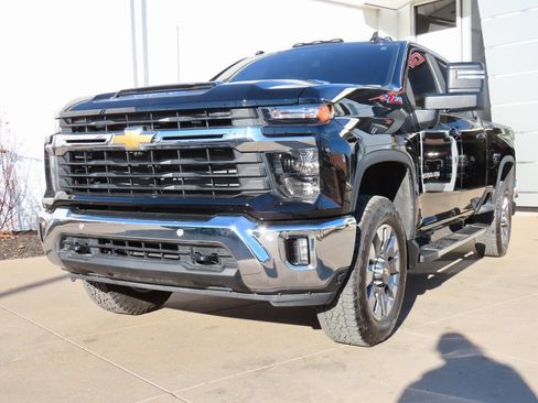 Used 2025 Chevrolet Silverado 2500 LT w/ Safety Package image 3