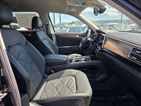 Used 2024 Volkswagen Atlas SE AWD/4WD image 10