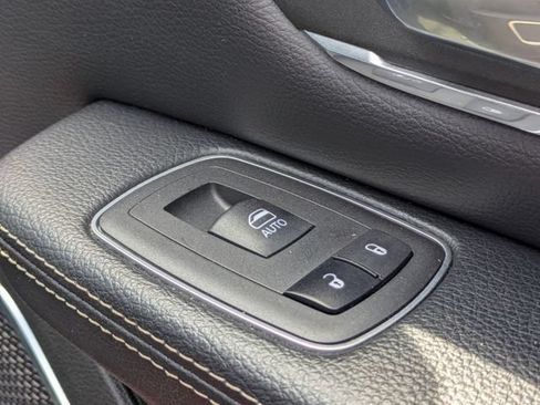 Used 2024 RAM 1500 Laramie AWD/4WD image 34