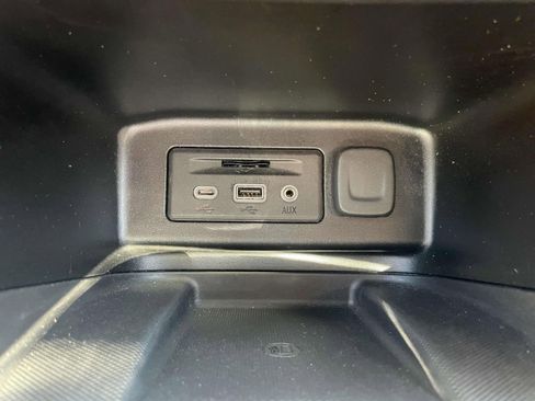 Used 2019 Chevrolet Equinox Premier AWD/4WD image 29