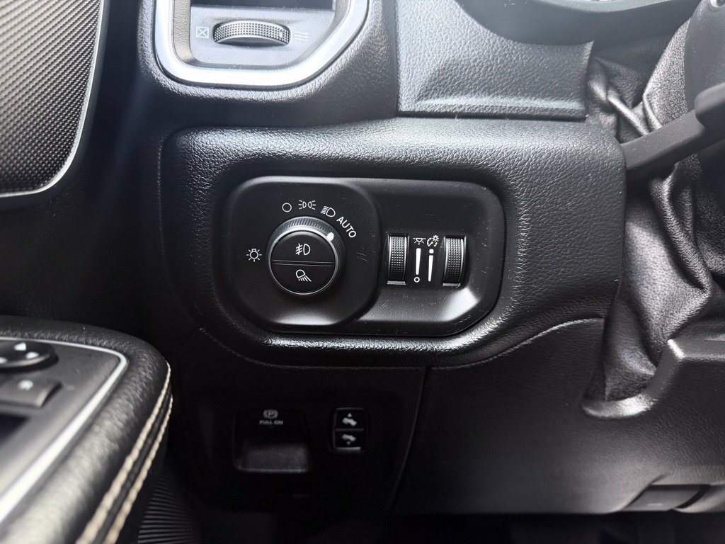 Used 2020 RAM 1500 Laramie AWD/4WD image 27