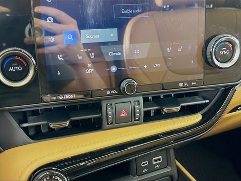 Used 2025 Lexus NX 250 FWD w/ Accessory Package (2T) image 17