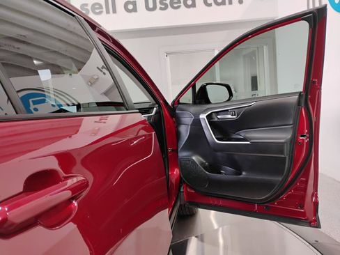 Used 2025 Toyota RAV4 XLE w/ Convenience Package image 36