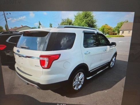 Used 2017 Ford Explorer Limited w/ Equipment Group 301A AWD/4WD image 2