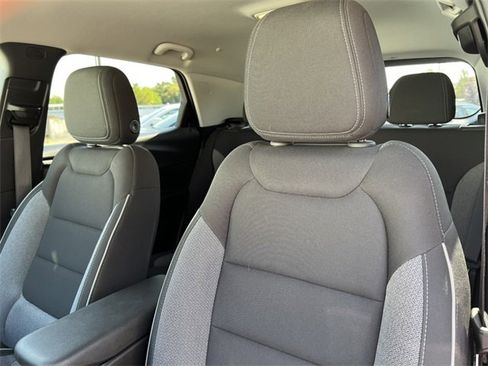 Used 2025 Chevrolet TrailBlazer LT image 11