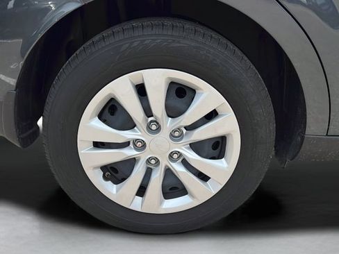 Used 2025 Kia Soul LX FWD image 29