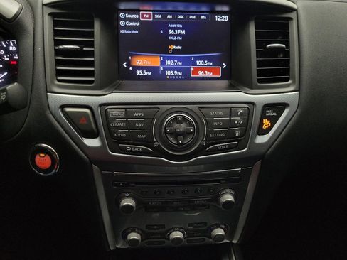 Used 2019 Nissan Pathfinder SL FWD image 25