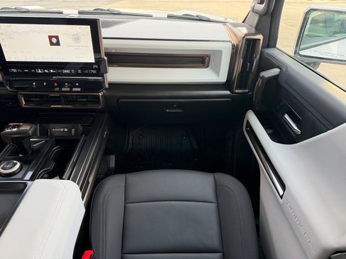 Used 2025 GMC Hummer EV 2X w/ LPO, Cargo Utility Package image 27