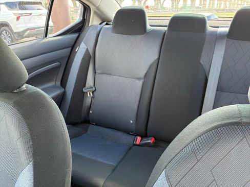 Used 2025 Nissan Versa SV image 32