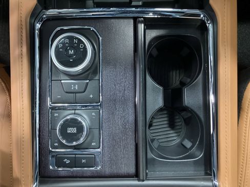 Used 2023 Ford Expedition Platinum image 23