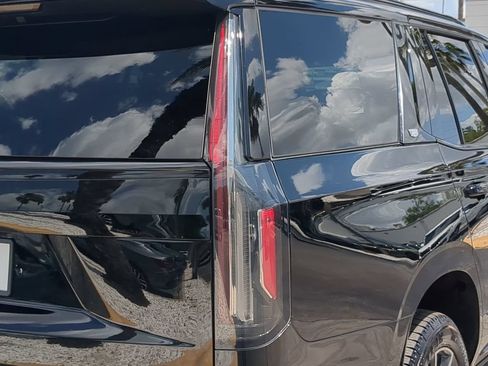 Used 2023 Cadillac Escalade Sport AWD/4WD image 9