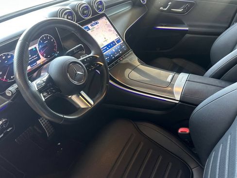 Used 2025 Mercedes-Benz GLC 300 4MATIC image 11