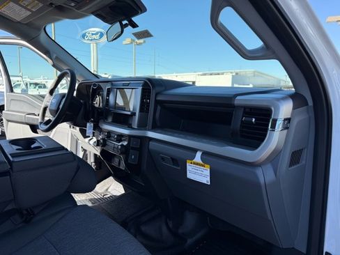 New 2026 Ford F550 4x4 Crew Cab image 15