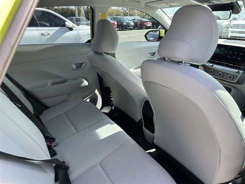 New 2026 Hyundai Kona SE image 18