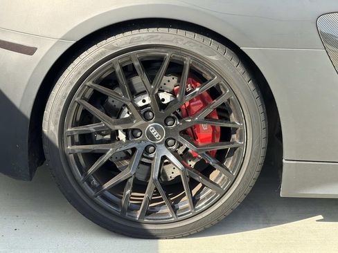 Used 2017 Audi R8 V10 w/ Carbon Exterior Package image 7