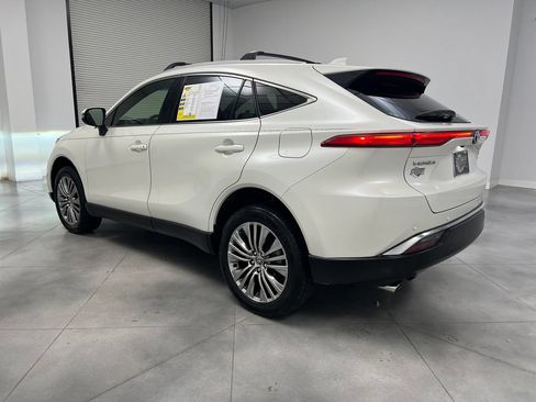 Used 2022 Toyota Venza Limited AWD/4WD image 6