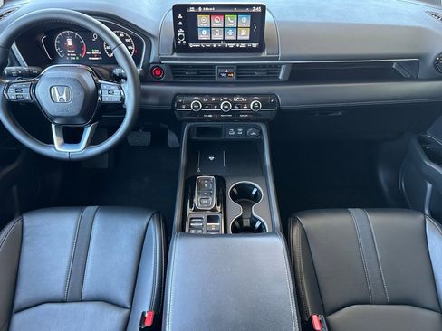 Used 2025 Honda Pilot Touring image 15