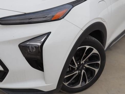 Used 2022 Chevrolet Bolt EUV Premier w/ Sun & Sound Package image 3