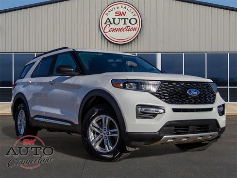 Used 2023 Ford Explorer XLT w/ Equipment Group 202A image 1