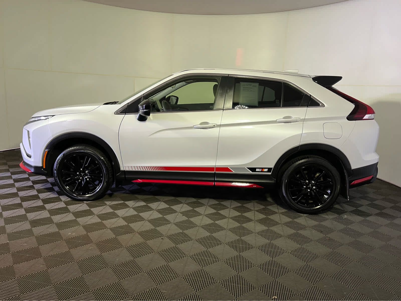Used 2023 Mitsubishi Eclipse Cross Ralliart AWD/4WD image 4