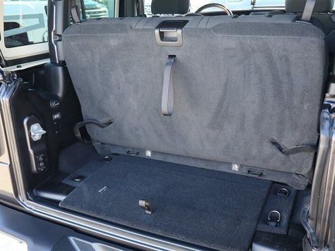 Used 2021 Jeep Wrangler Rubicon AWD/4WD image 35