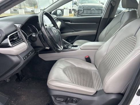 Used 2022 Toyota Camry SE image 15