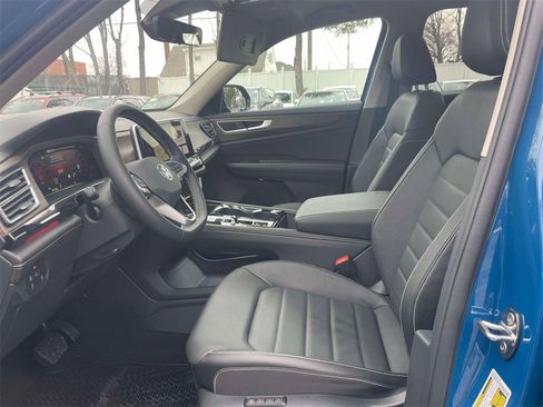 New 2025 Volkswagen Atlas SE image 16