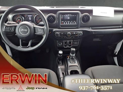 Used 2023 Jeep Gladiator Sport AWD/4WD image 4