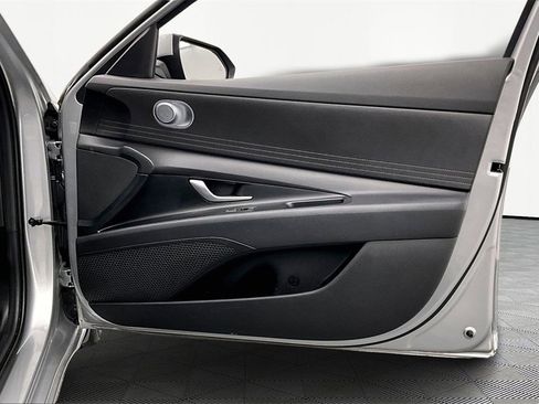 Used 2023 Hyundai Elantra SEL image 24