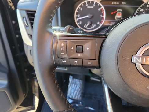 Used 2023 Nissan Rogue SV w/ SV Premium B Package FWD image 23
