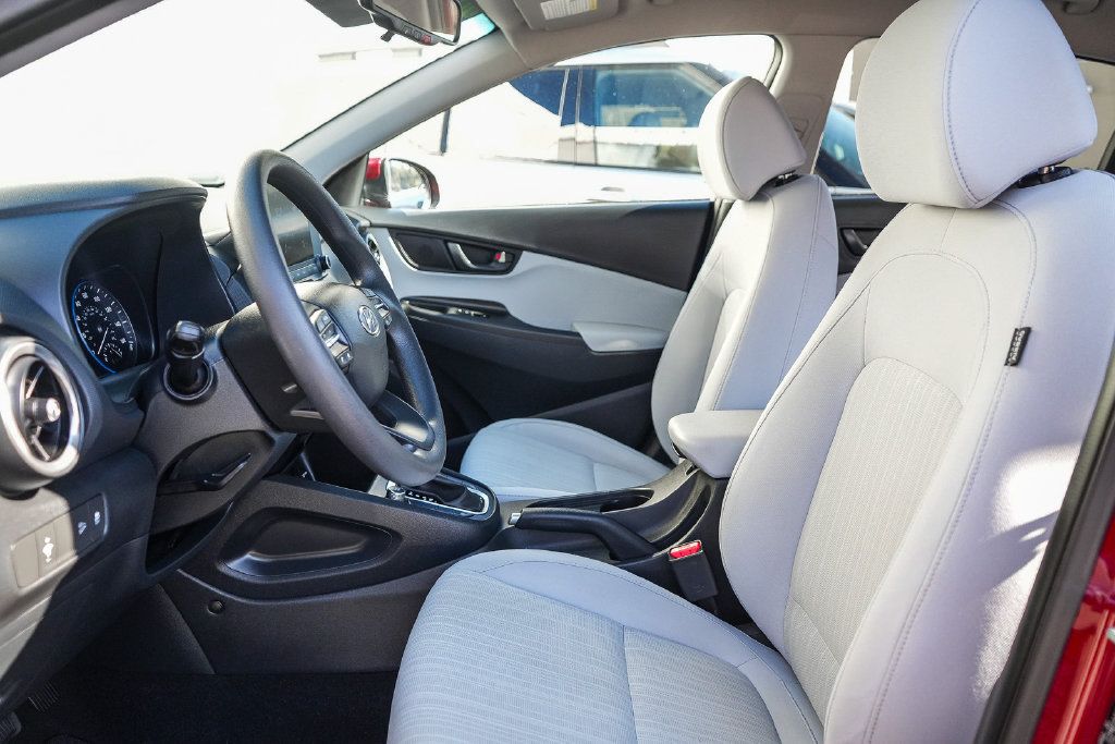 Used 2023 Hyundai Kona SEL AWD/4WD image 17