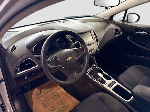 Used 2017 Chevrolet Cruze LS image 10