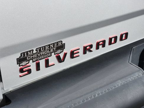 Used 2018 Chevrolet Silverado 1500 LTZ Z71 w/ Redline Edition AWD/4WD image 12