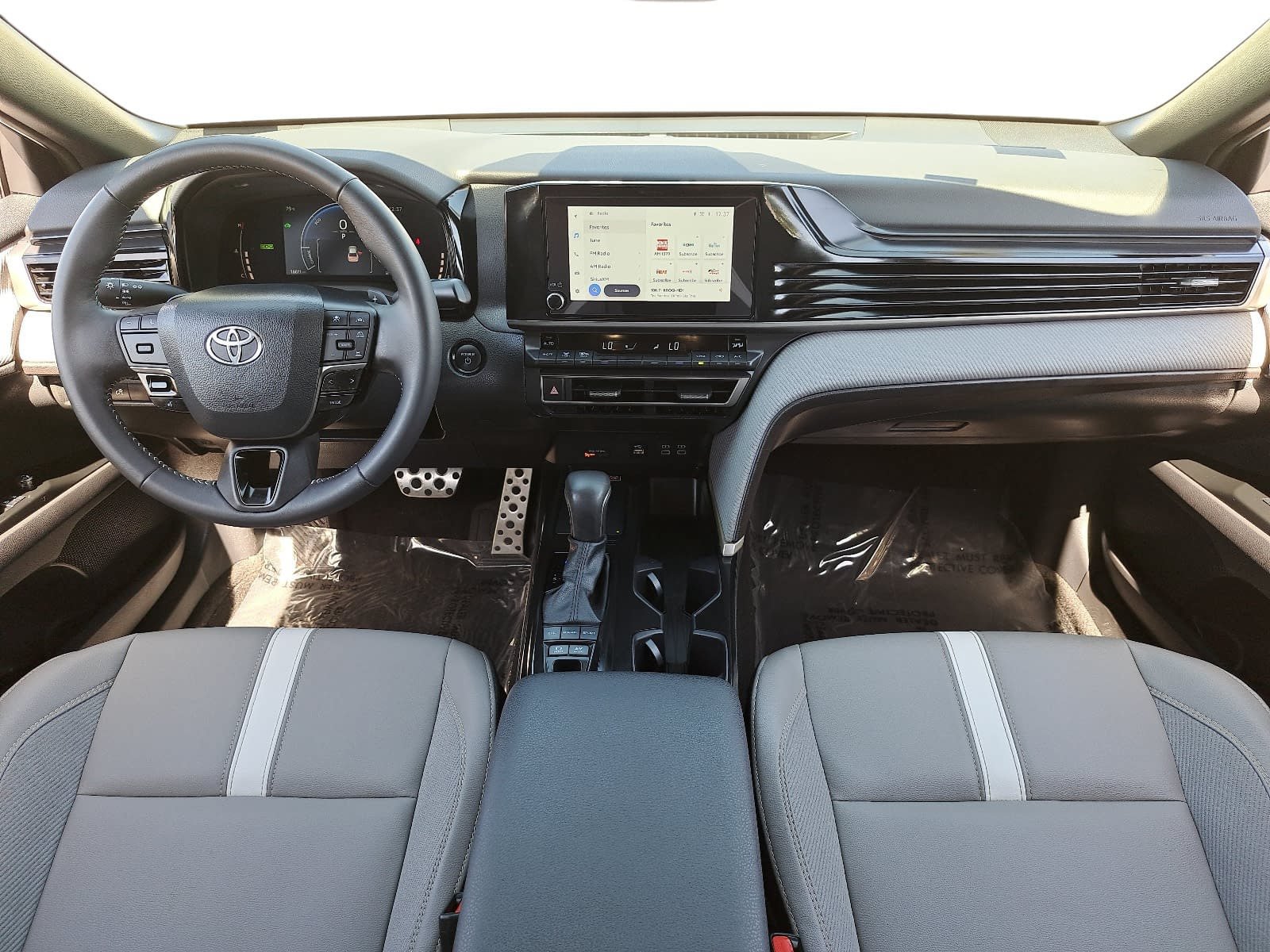 Used 2026 Toyota Camry SE FWD image 9