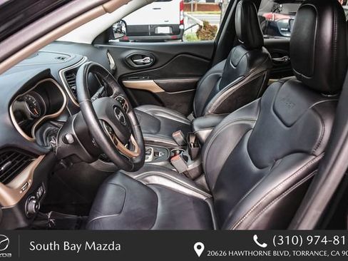 Used 2017 Jeep Cherokee Limited FWD image 17