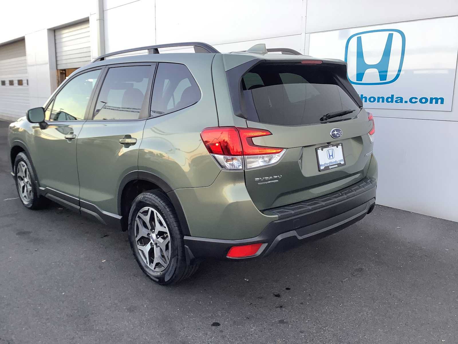 Used 2020 Subaru Forester Premium AWD/4WD image 4