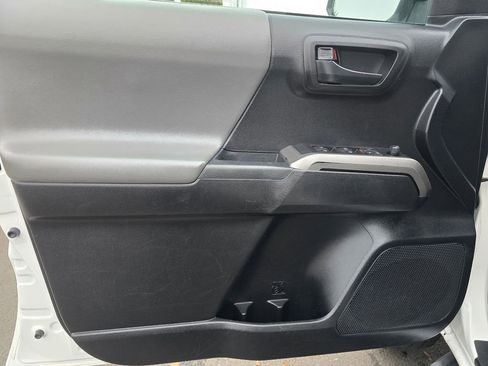 Used 2022 Toyota Tacoma SR5 image 22