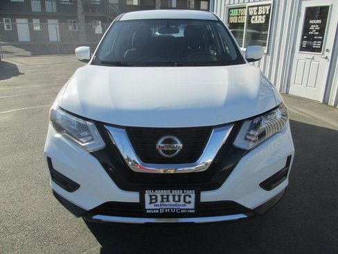Used 2018 Nissan Rogue S image 2