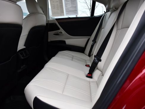 Used 2025 Lexus ES 300h Ultra Luxury image 20