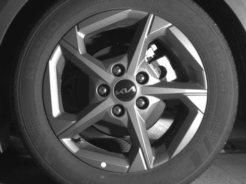 Used 2025 Kia K4 LXS image 14