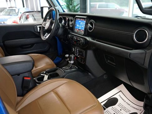 Used 2023 Jeep Wrangler Unlimited Sahara AWD/4WD image 50