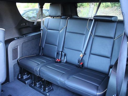 Used 2021 Cadillac Escalade ESV Premium Luxury RWD image 19