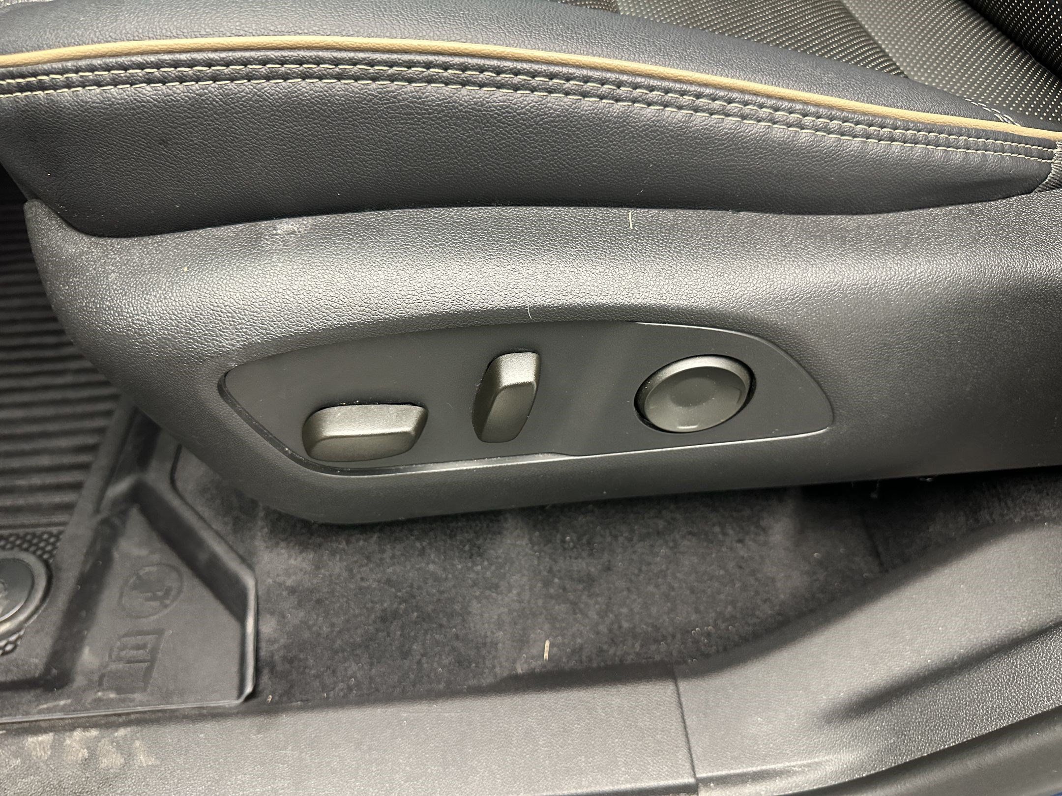 Certified 2026 Chevrolet Traverse High Country w/ LPO, Floor Liner Package AWD/4WD image 16