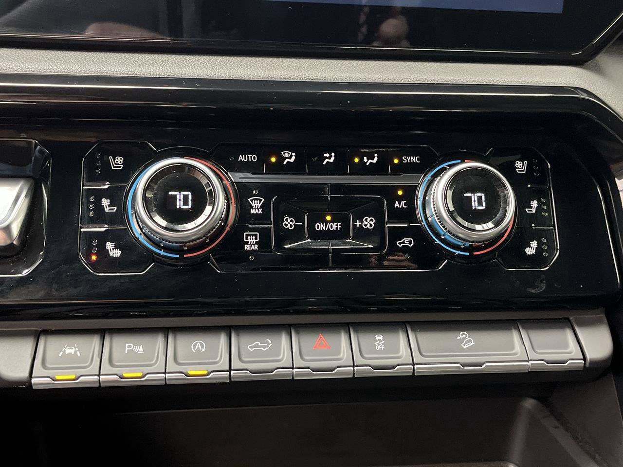 Certified 2025 GMC Sierra 1500 AT4 w/ Technology Package AWD/4WD image 25