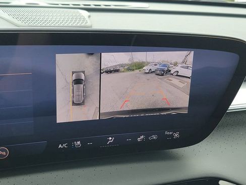Used 2025 Buick Enclave Avenir w/ Super Cruise Package AWD/4WD image 24